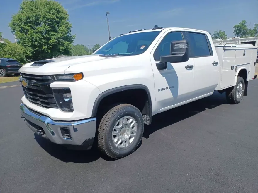 2024 Chevrolet Silverado 2500HD photo 1