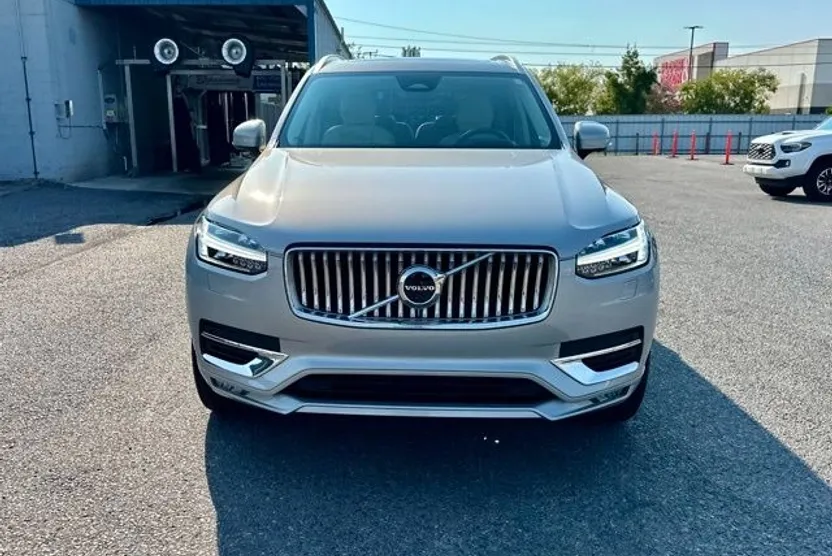 2023 Volvo XC90 AWD Ultimate photo 1