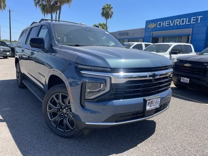 2025 Chevrolet Suburban LS photo 1