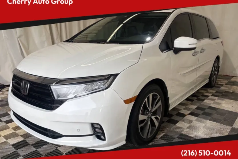 2023 Honda Odyssey Touring photo 1