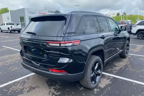 2025 Jeep Grand Cherokee Limited photo 1