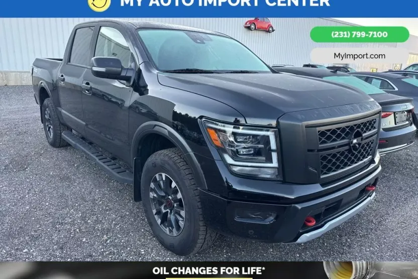 2024 Nissan Titan PRO-4X photo 1