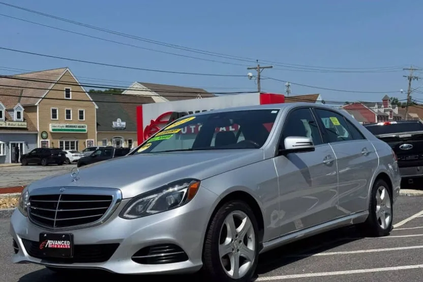 2014 Mercedes Benz E 4MATIC photo 1