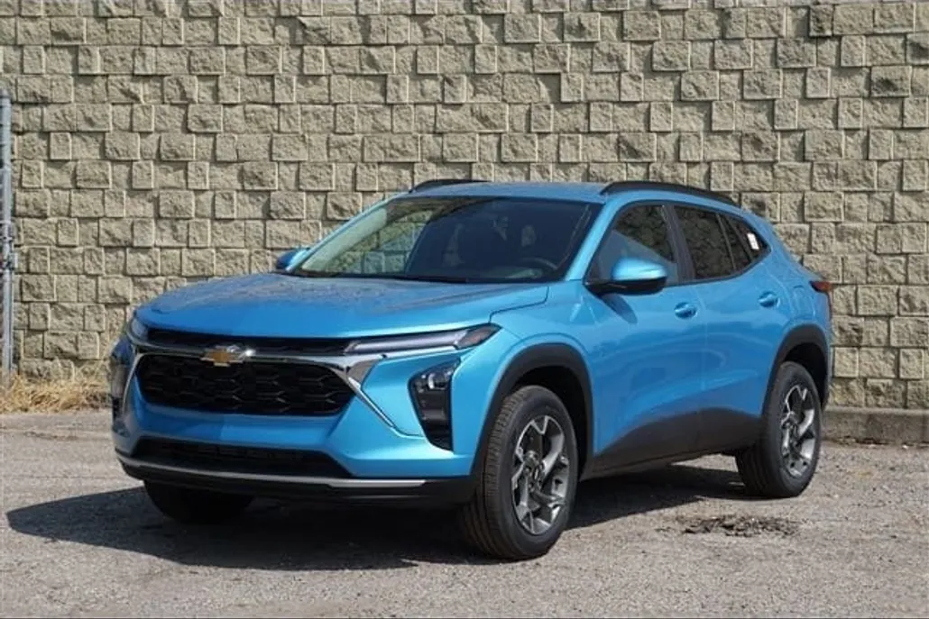 2025 Chevrolet Trax LT photo 1
