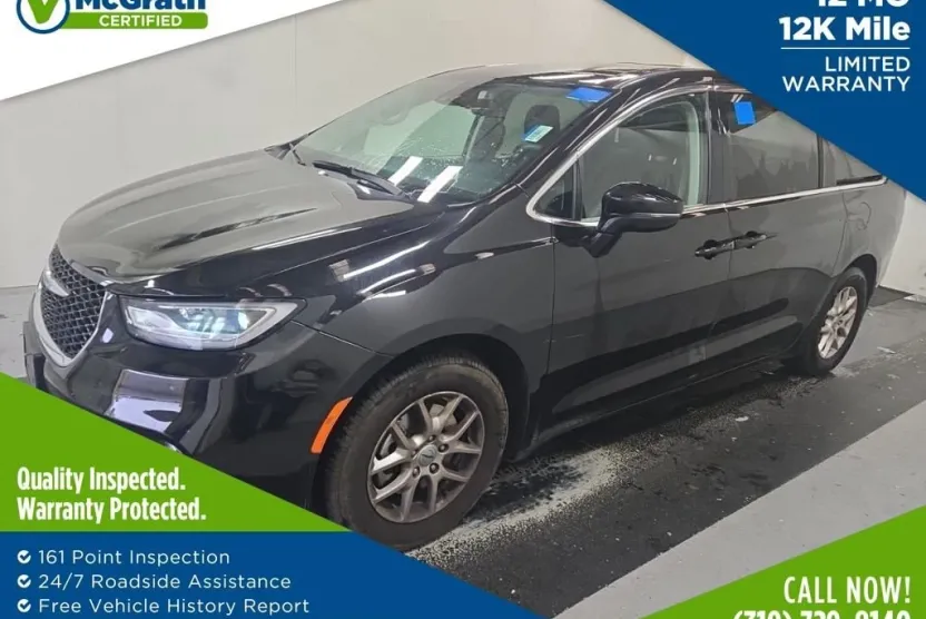 2024 Chrysler Pacifica Touring L photo 1