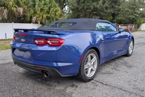 2021 Chevrolet Camaro 1LT photo 3