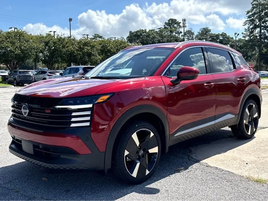 2025 Nissan Kicks SR photo 1