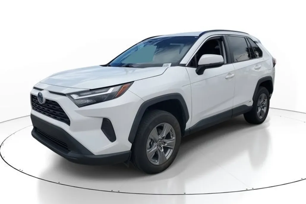 2024 Toyota RAV4 Hybrid LE photo 1