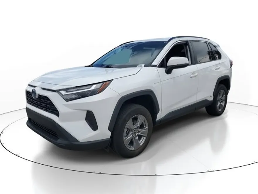 2024 Toyota RAV4 Hybrid LE photo 1