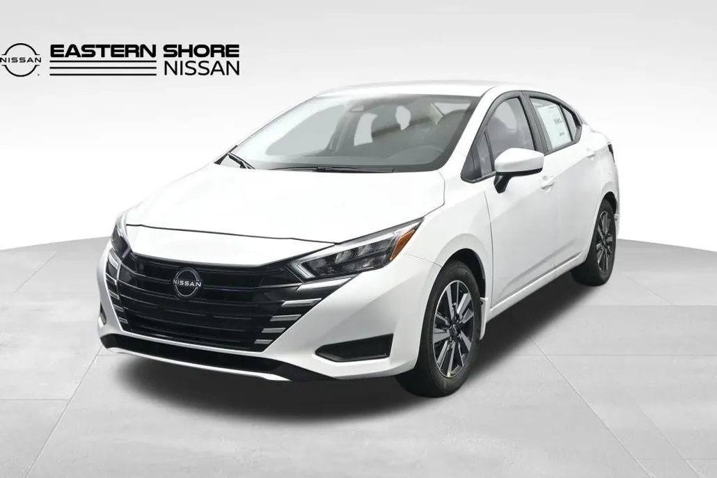2025 Nissan Versa 1.6 SV photo 1
