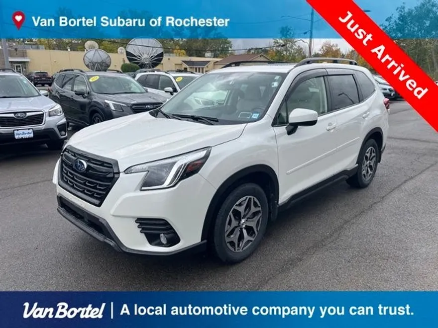 2022 Subaru Forester Premium photo 1