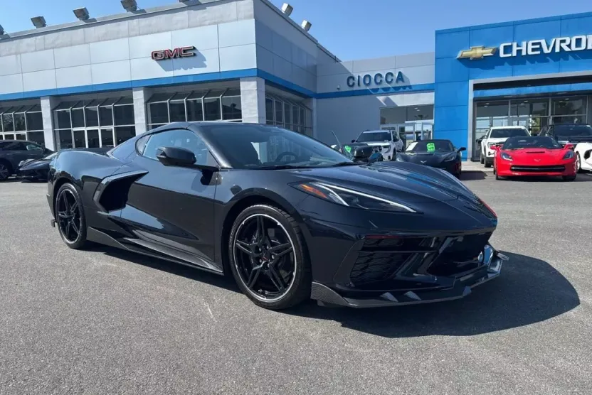 2024 Chevrolet Corvette Stingray 2LT photo 1