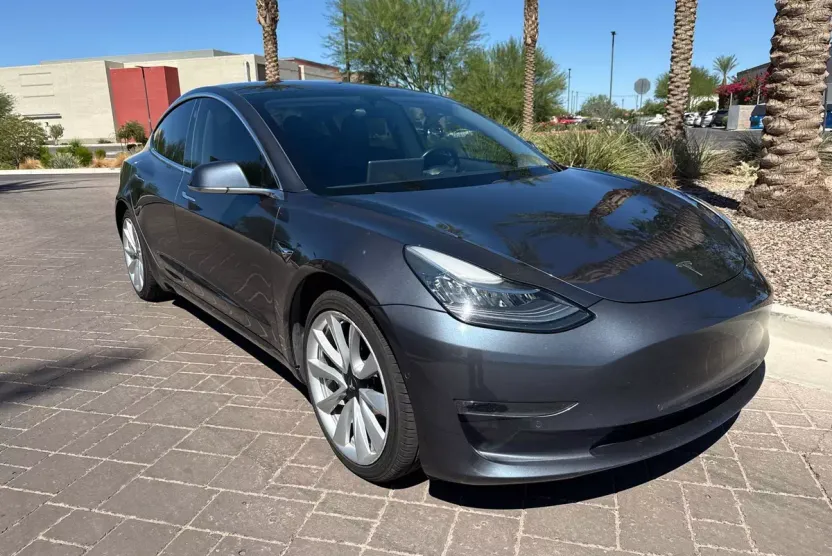 2018 Tesla Model 3 Long Range photo 1