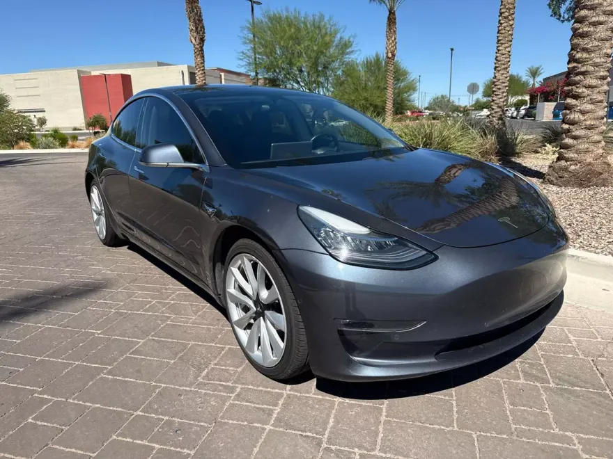 2018 Tesla Model 3 Long Range photo 1