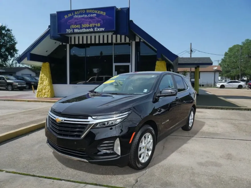 2023 Chevrolet Equinox LT photo 1