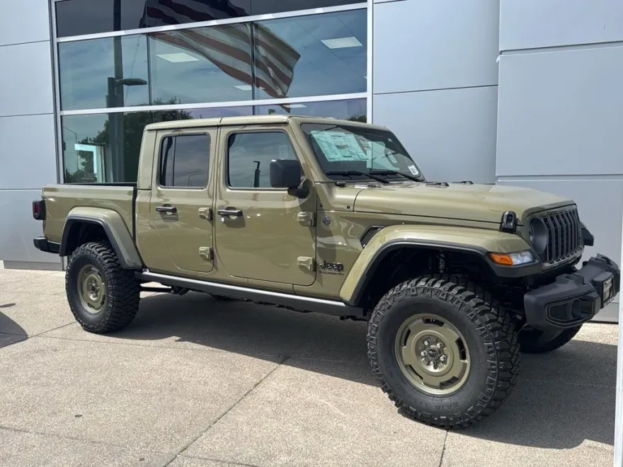 2025 Jeep Gladiator Sport photo 1
