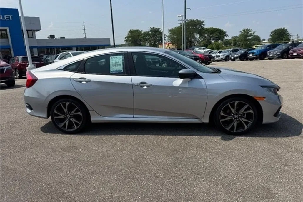 2019 Honda Civic Sport photo 1