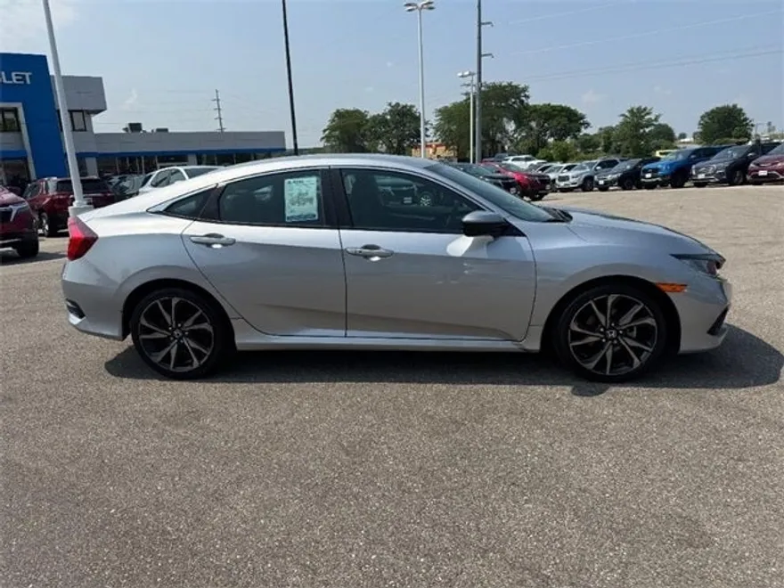 2019 Honda Civic Sport photo 1