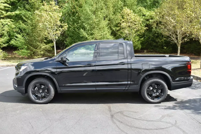 2025 Honda Ridgeline Black Edition photo 1