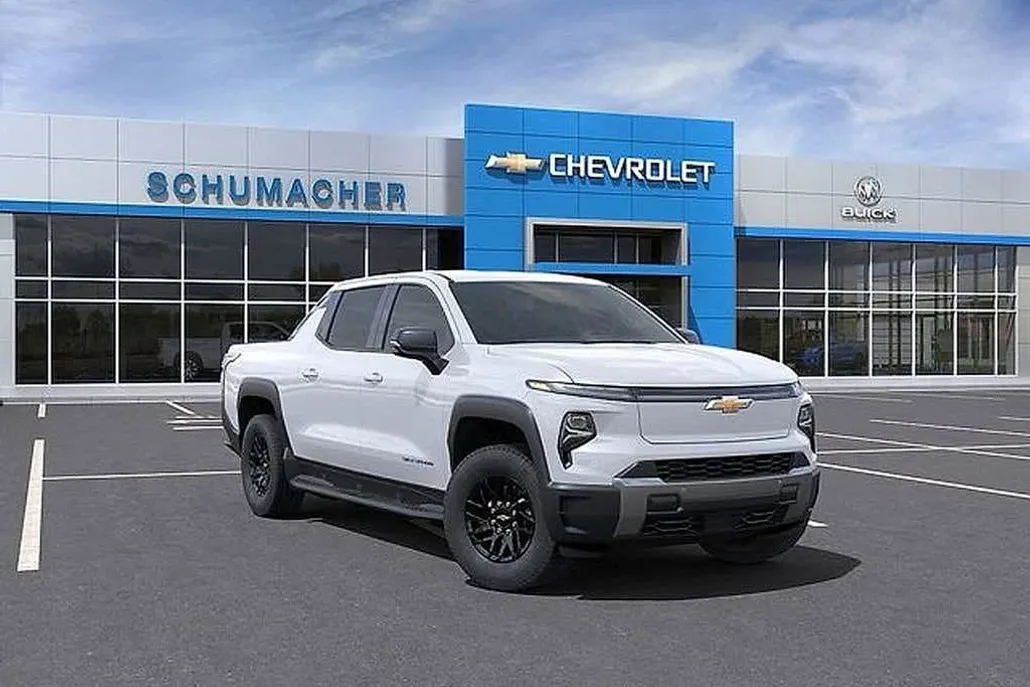 2025 Chevrolet Silverado EV LT photo 1