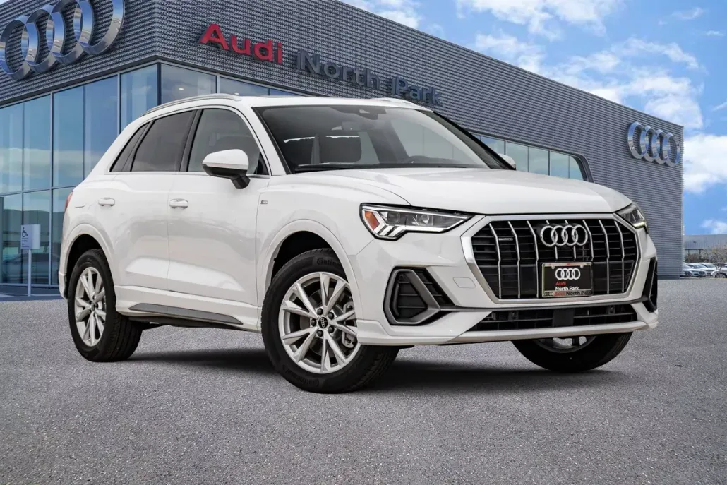 2025 Audi Q3 45 TFSI S line Premium photo 1