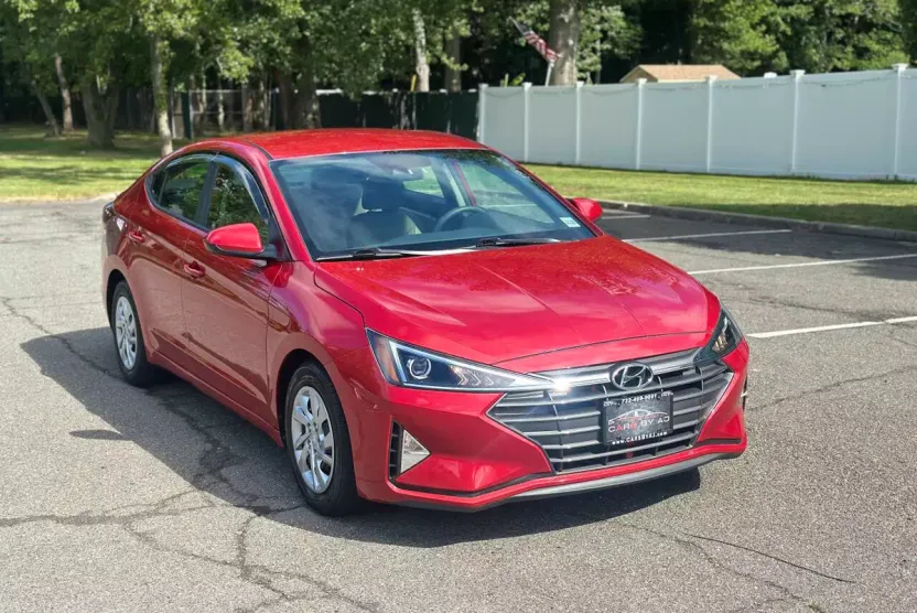 2020 Hyundai Elantra SE photo 1