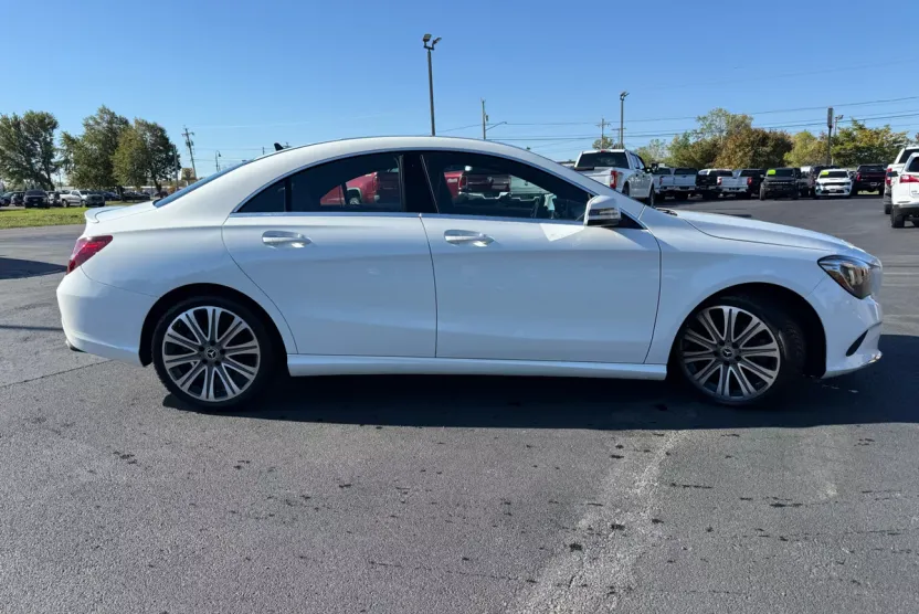 2019 Mercedes Benz CLA 250 4MATIC photo 1