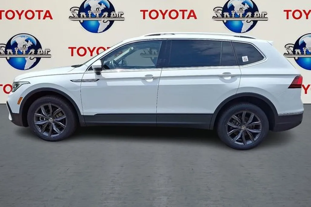 2024 Volkswagen Tiguan SE Wolfsburg Edition photo 1
