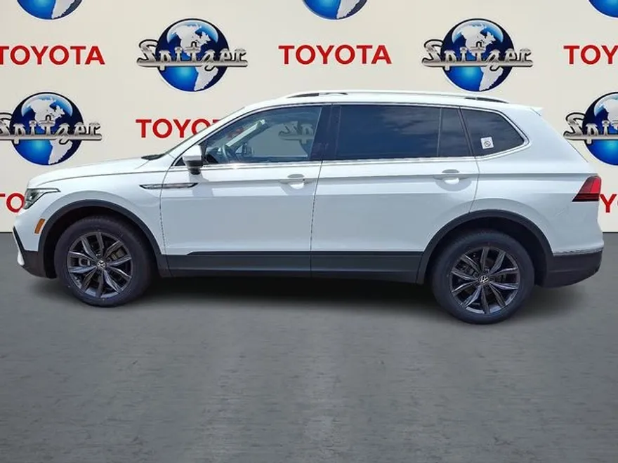 2024 Volkswagen Tiguan SE Wolfsburg Edition photo 1