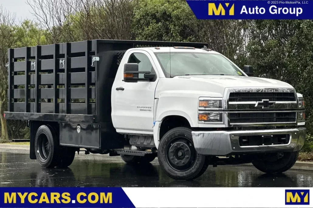 2023 Chevrolet Silverado 5500HD Work Truck photo 1