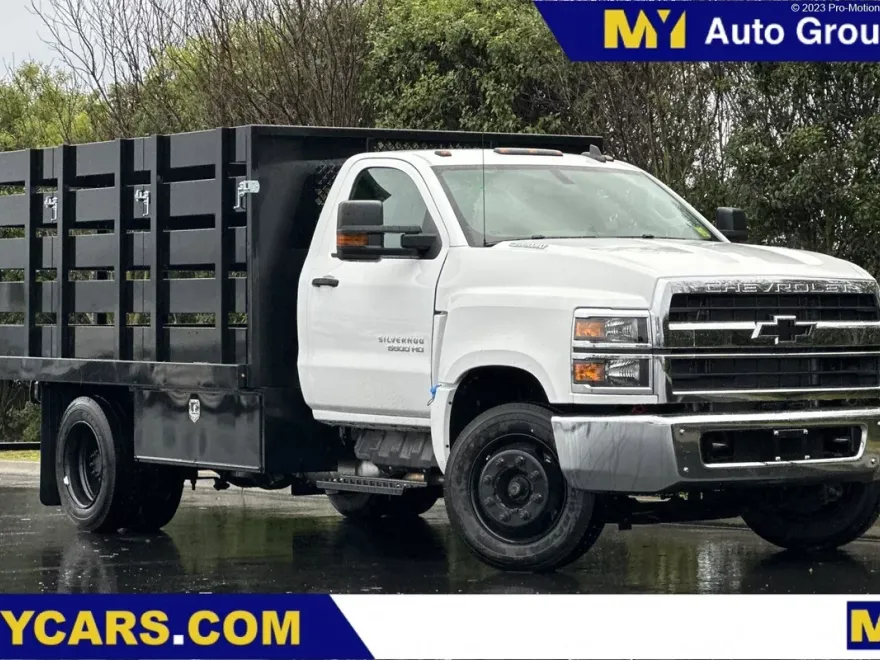 2023 Chevrolet Silverado 5500HD Work Truck photo 1