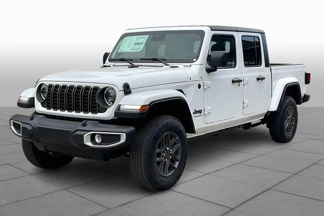 2025 Jeep Gladiator Sport S photo 1