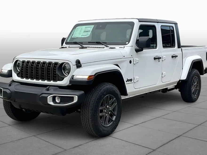 2025 Jeep Gladiator Sport S photo 1