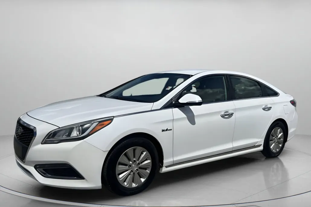 2016 Hyundai Sonata Hybrid SE photo 1