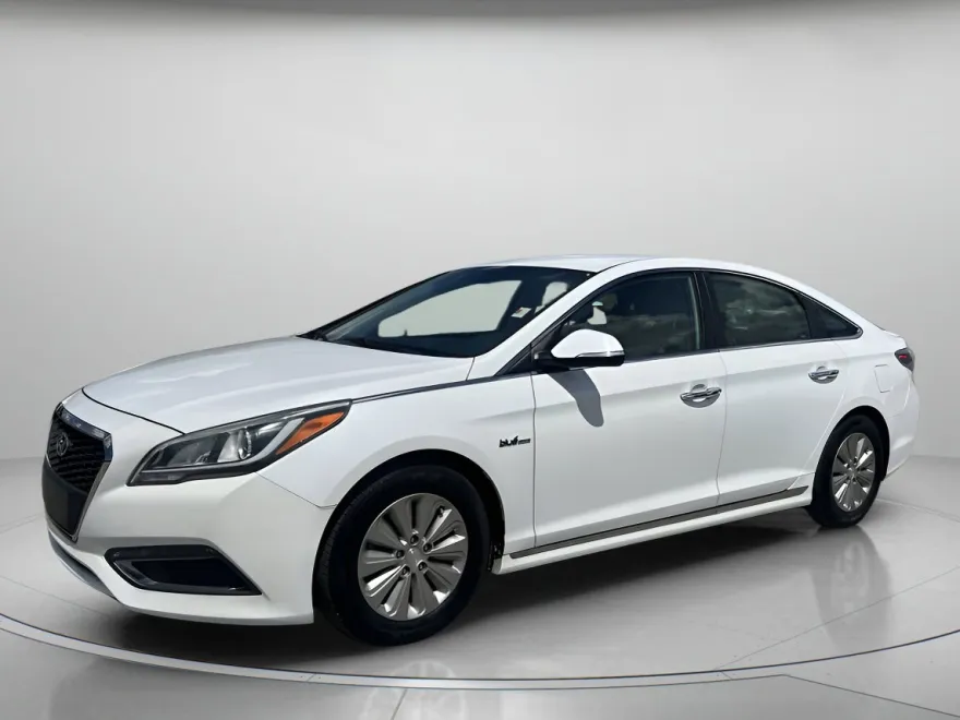 2016 Hyundai Sonata Hybrid SE photo 1