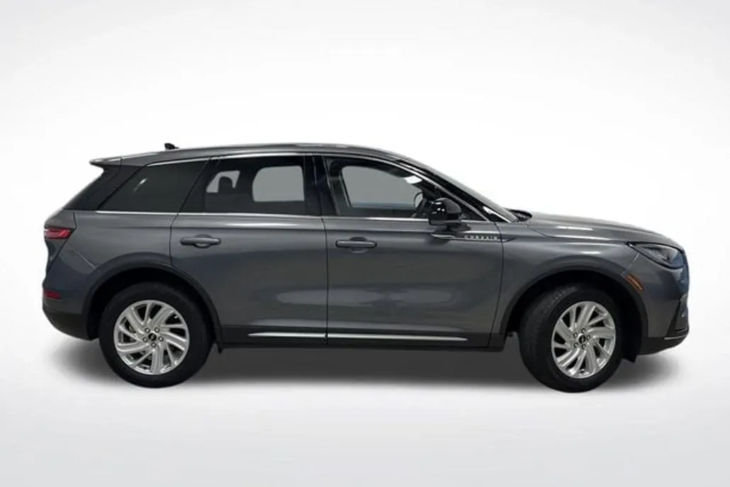 2023 Lincoln Corsair Standard photo 1