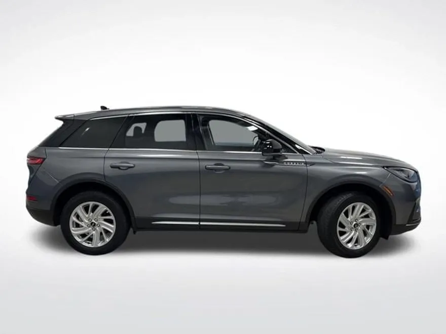 2023 Lincoln Corsair Standard photo 1
