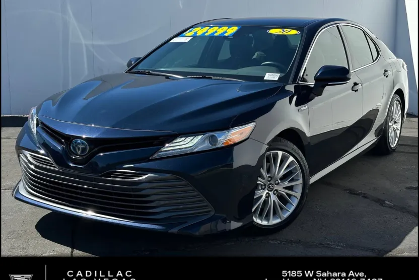 2020 Toyota Camry Hybrid XLE photo 1
