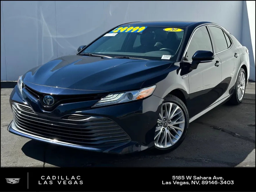 2020 Toyota Camry Hybrid XLE photo 1