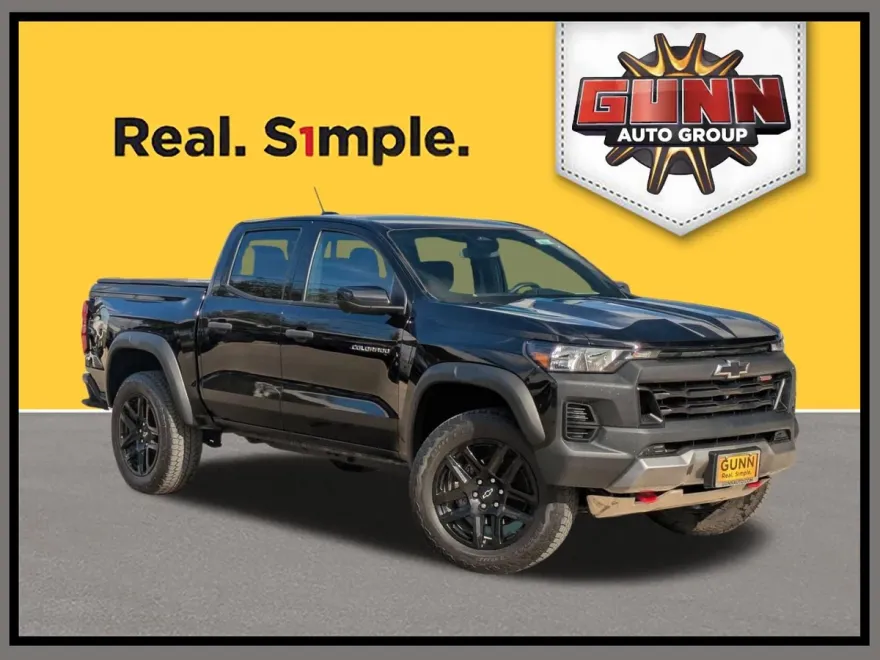 2024 Chevrolet Colorado Trail Boss photo 1