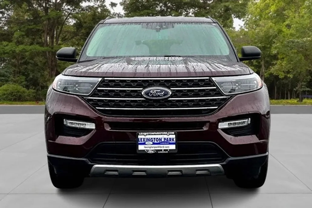 2022 Ford Explorer XLT photo 1