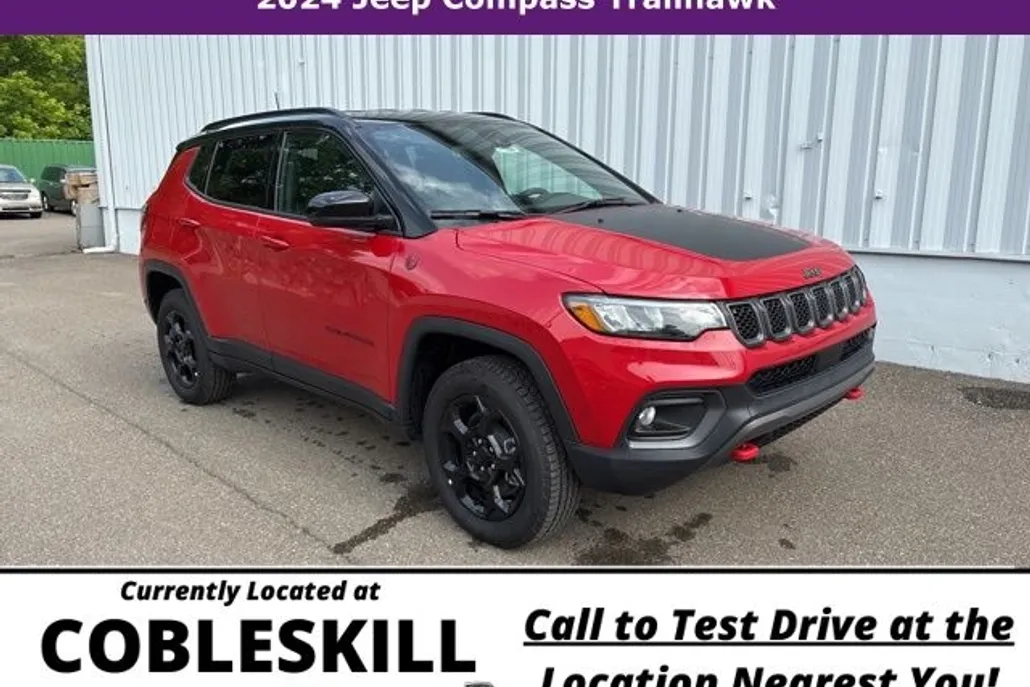 2024 Jeep Compass Trailhawk Sport photo 1