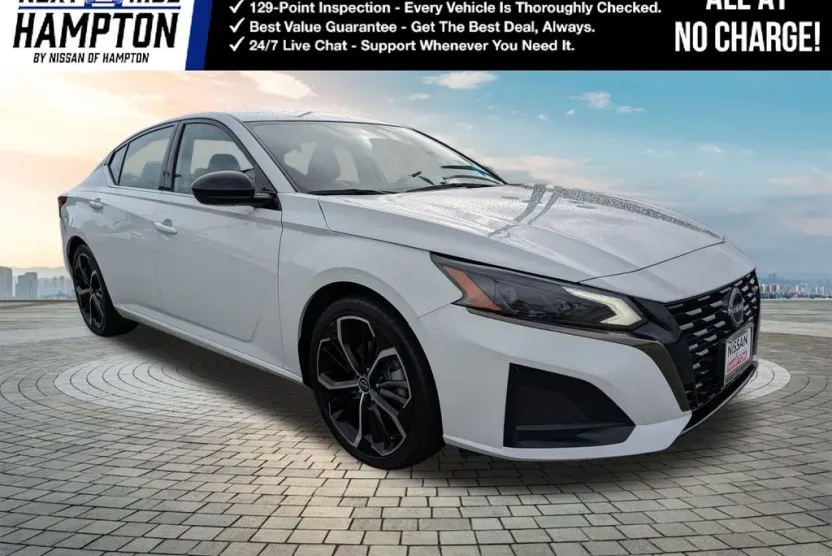 2023 Nissan Altima 2.5 SR photo 1
