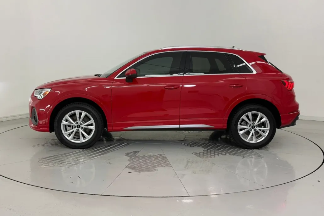 2024 Audi Q3 S line Premium photo 1