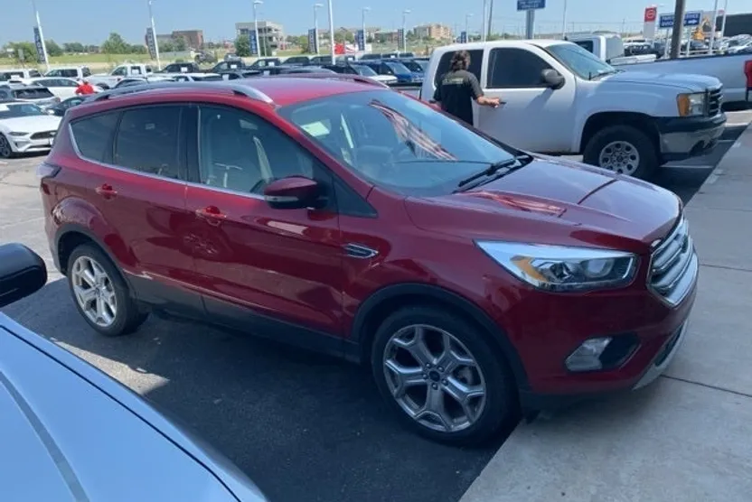 2017 Ford Escape Titanium photo 1