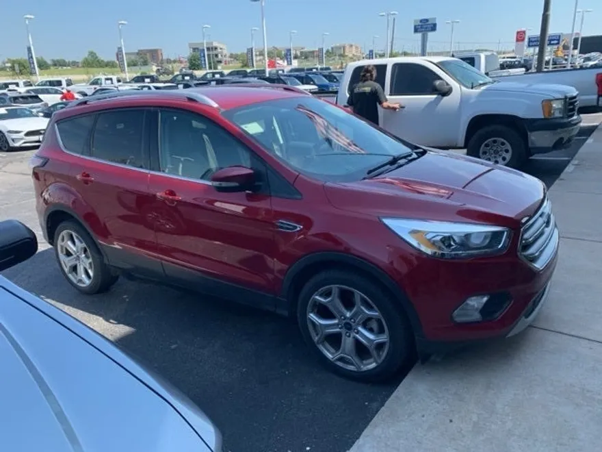 2017 Ford Escape Titanium photo 1