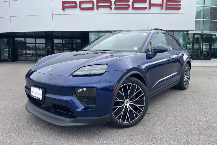 2025 Porsche Macan Electric 4 photo 1