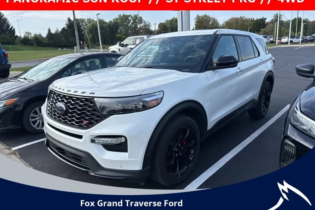 2022 Ford Explorer ST photo 1