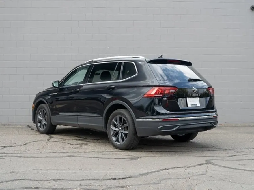 2022 Volkswagen Tiguan SE photo 1