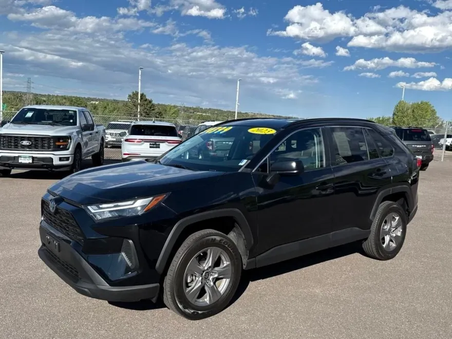 2023 Toyota RAV4 Hybrid LE photo 1
